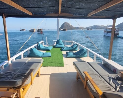 staelan komodo boat tour