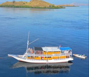 Standard Boat Sangiang Api